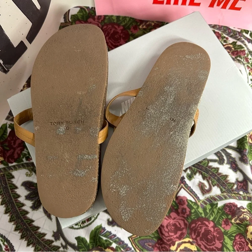Tory Burch sz 10 lined flip flop sandals